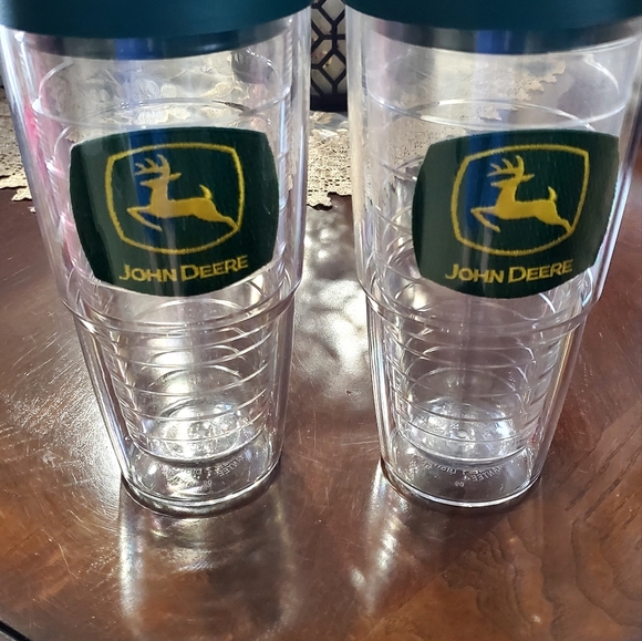 2 Terri's cups with lids - Picture 1 of 2